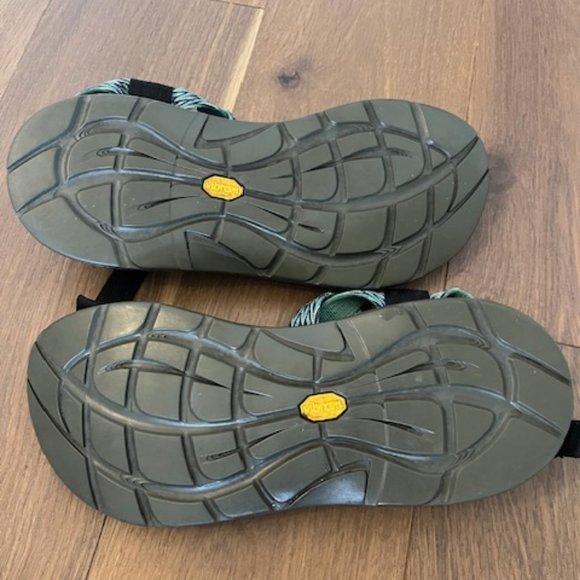 Women's Z1 classic turquoise dagger chacos size 9 - Picture 2 of 2